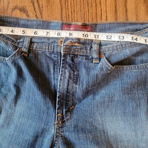 Jones Wear Jeans - Picture 6 of 6